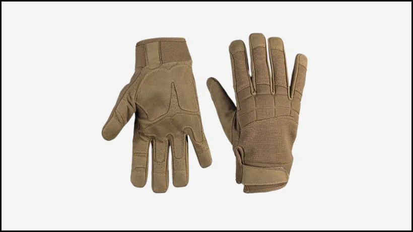 Ein Paar robuste, taktische Handschuhe in Braun für Sondengänger zum Schutz beim Graben